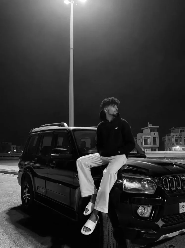Black and White Car AI Photo Editing Prompt 5